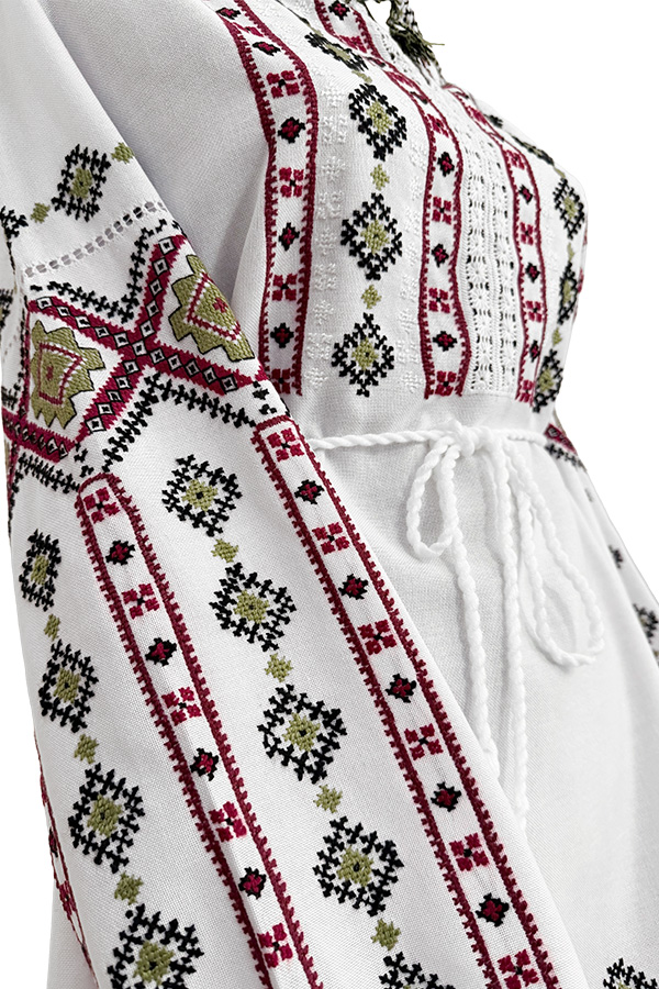 Ia-doamnei-Ie-traditionala-cusuta-manual (4) Ie tradițională românească cusuta manual